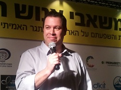 ליאור צורף
