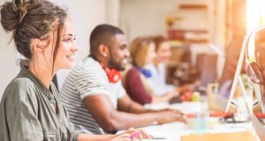 4 שלבים להטמעה של 'אמנת קשב וריכוז' ארגונית בקרב מנהלים ועובדים