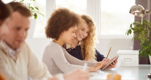 מהו ההחזר על ההשקעה בהכשרות להגברת איכות התקשורת של עובדים