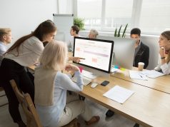 ההבדלים בין תוכניות הכשרה לעובדים מבוגרים לתוכניות הכשרה לצעירים