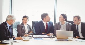 כיצד להתמודד עם אנשים שמפריעים בפגישה הפרעה בפגישות