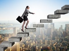 עולה מדרגה בחוויה: 8 דרכים להסקת תובנות לגבי שיפור חווית עובד וחווית מועמד עלייה במדרגות חווית העובד