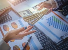 הקשר בין הקפאות הגיוסים החלקיות להעלאות השכר