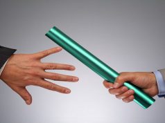 מעבירים ביעילות את המקל: החשיבות של חפיפה איכותית לעובד חדש