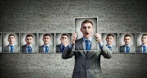 איך לבחון את עומק הפער בין הצהרות המנהלים להתנהלותם בפועל