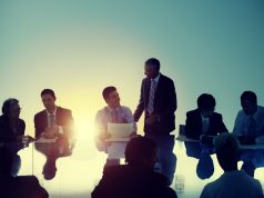 איכויות של מנהיג: כיצד לתקשר עם הצוות שלך ביעילות לתקשר עם הצוות