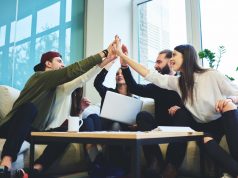 מהם ההבדלים המהותיים בין חווית עובד לבין מחוברות לארגון