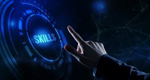 איך AI יכולה לתרום לצמצום פערי המיומנויות ושדרוג ההכשרה