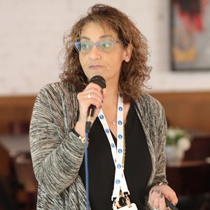 מירה עזארי