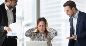 דחיינות של עובדים: נורת אזהרה לשחיקה ולתרבות רעילה
