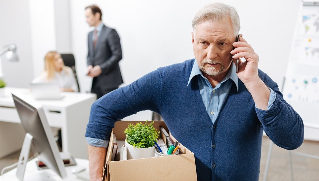 פיטורי עובד מבוגר מסיבה של גיל פיטורי עובד מבוגר מסיבה של גיל