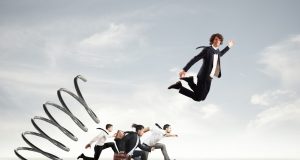 נזקים כתוצאה מקידום עובד בעל ותק מינימלי למנהל של עובדים ותיקים יותר