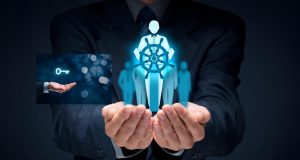 האתגר: לתמוך במנהלים שנמצאים בנקודת שבירה בין עומס טכנולוגי לציפיות העובדים