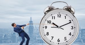 איך מנהלים יכולים לנהל את זמנם ביעילות מקסימלית